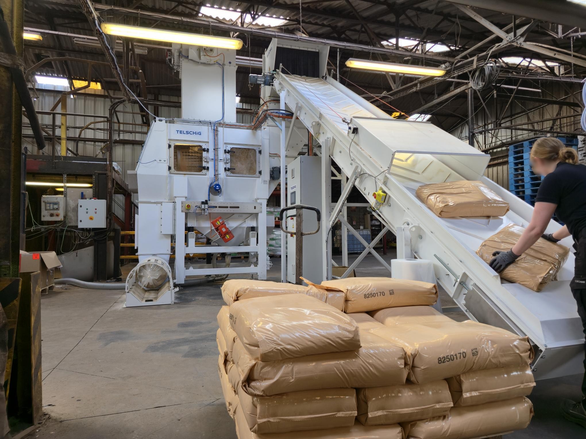 sackentleerungsmaschine-telschig-schaltschrankbau-wied